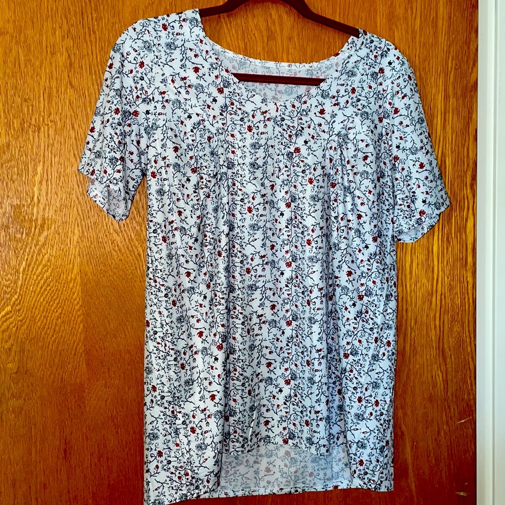 Woman’s Satin Floral Blouse Size Medium